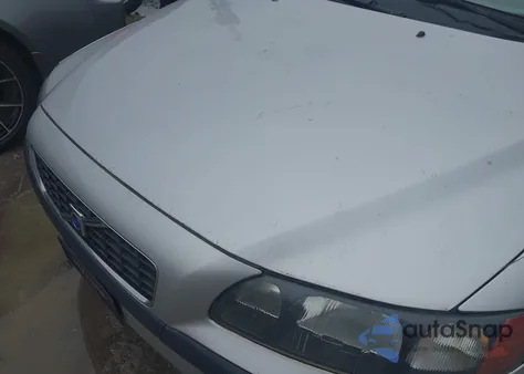 2001 Volvo S60 2.4 из США, поврежденный, VIN YV1RS61R812061839